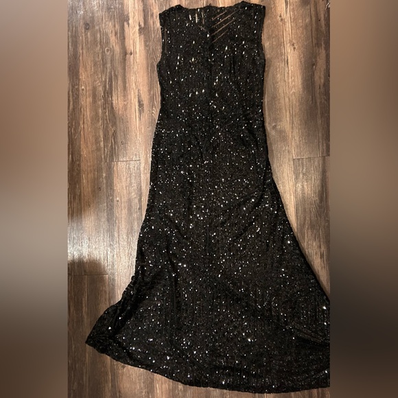 Boohoo Black Sequin Maxi Dress - Picture 1 of 5